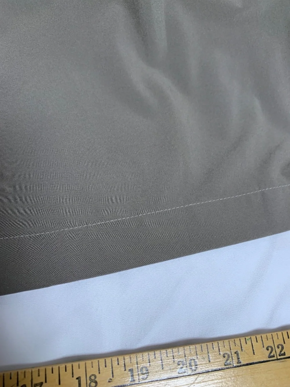 Lululemon grey athletic pant-loose fit elastic waist sz 6